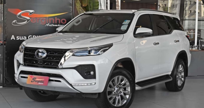 Toyota Hilux sw4 2024 2.8 d-4d turbo diesel srx 7l 4x4 automático