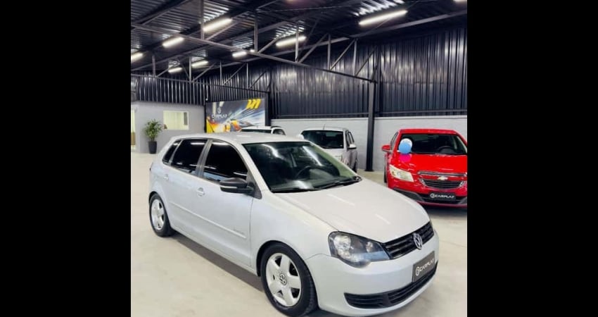 Volkswagen Polo 1.6 Mi/S.Ouro 1.6 Mi Tot.Flex 8V 5p  - Prata - 2012/2013