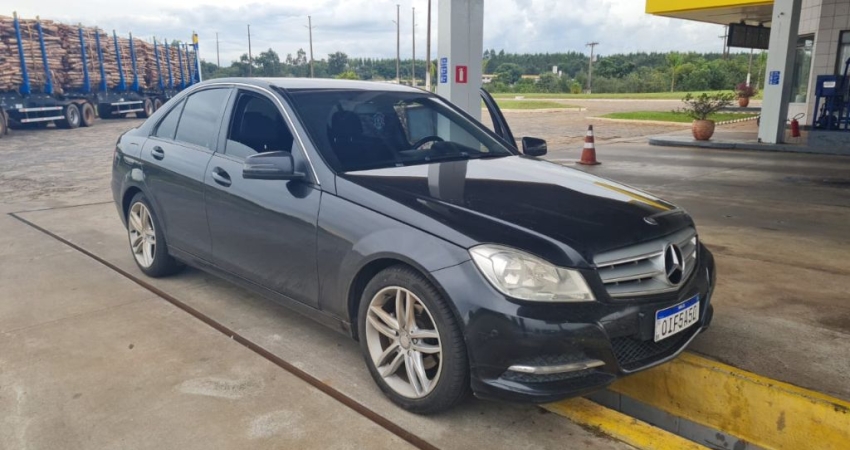 Mercedes c180  1.8 turbo 2012 Toda revisada 4 pneu zero  Manual e chave reserva  Todas as NF de manu