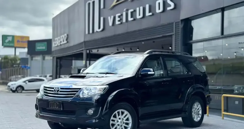 Toyota Hilux SW4 SRV D4-D 4x4 3.0 TDI Dies. Aut