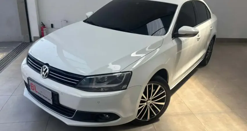 Volkswagen Jetta 2013 2.0 tsi highline 211cv gasolina 4p tiptronic