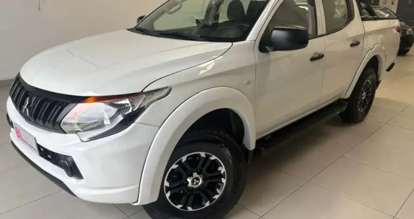 Mitsubishi L200 triton 2023 2.4 16v turbo diesel gl cd 4x4 manual