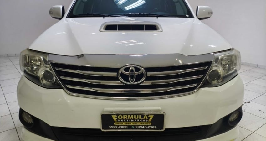 Toyota Hilux SW4 SRV 4x4 2014