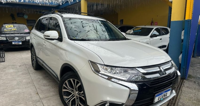 TETO SOLAR// MITSUBISHI OUTLANDER 2.0 – SOFISTICAÇÃO, CONFORTO E DESEMPENHO! 