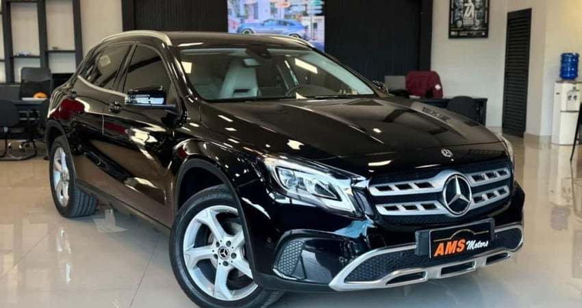MERCEDES-BENZ GLA200 2019