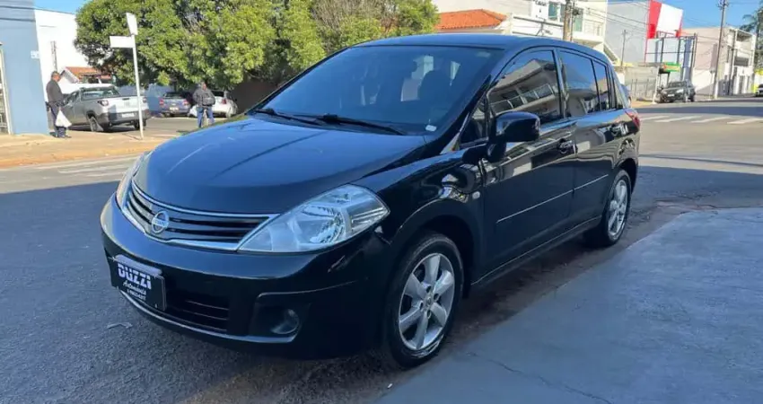 NISSAN TIIDA 18S FLEX 2013