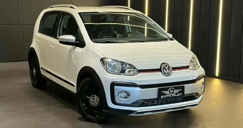 Volkswagen Up cross 1.0 TSI Total Flex 12V 5p  - Branca - 2017/2018