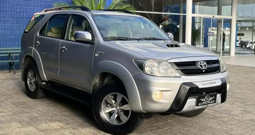 Toyota Hilux SW4 SRV D4-D 4x4 3.0 TDI Dies. Aut  - Prata - 2007/2007