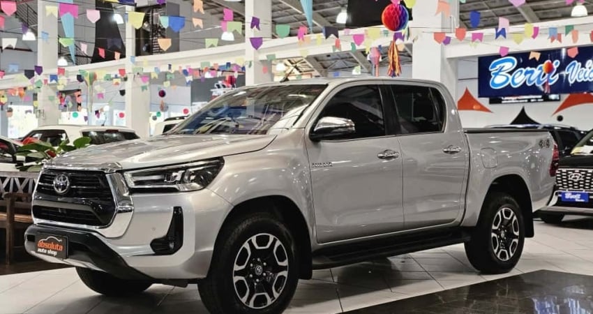 TOYOTA HILUX 2.8 D-4D TURBO DIESEL CD SRX 4X4 AUTOMÁTICO