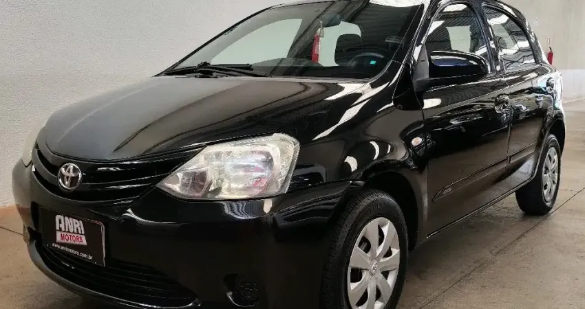 Etios Hatch Xs 1.5 Flex Completo 2014