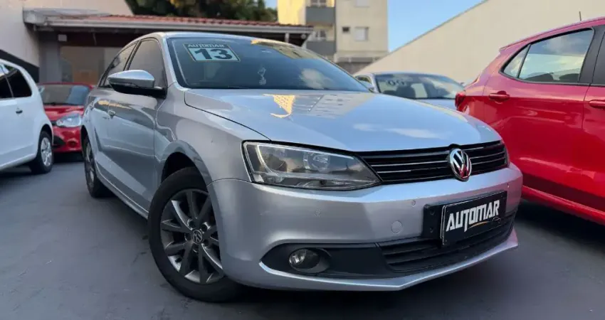 Vw Jetta 2.0 Flex Aut 2013 banco caramelo completo km baixo