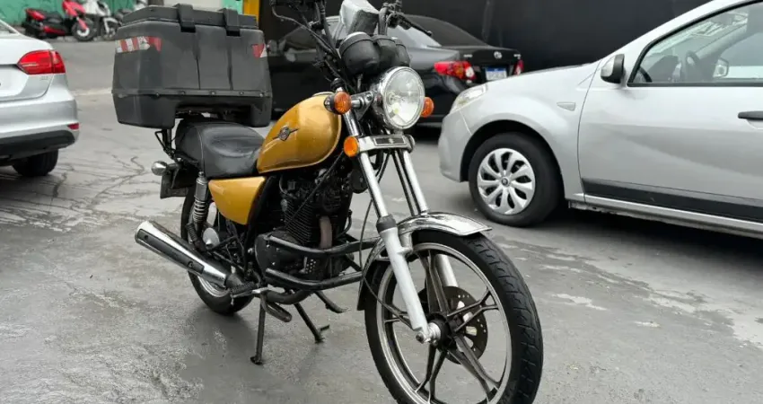 Suzuki Intruder 125 km baixo 2013