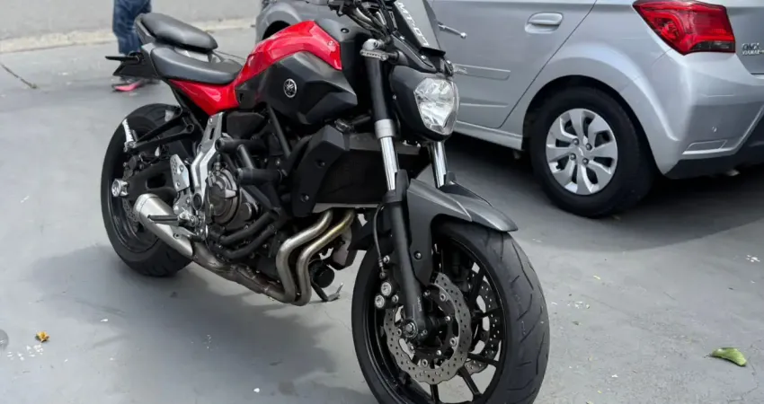 Yamaha Mt 07 km baixissimo 2016 gasolina