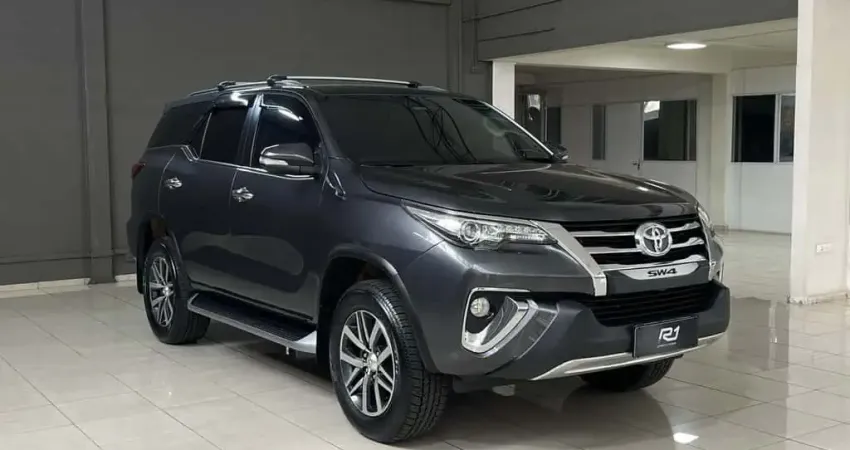 TOYOTA HILUX SW4 SRX 4x4 2.8 TDI 16V Dies. Aut.