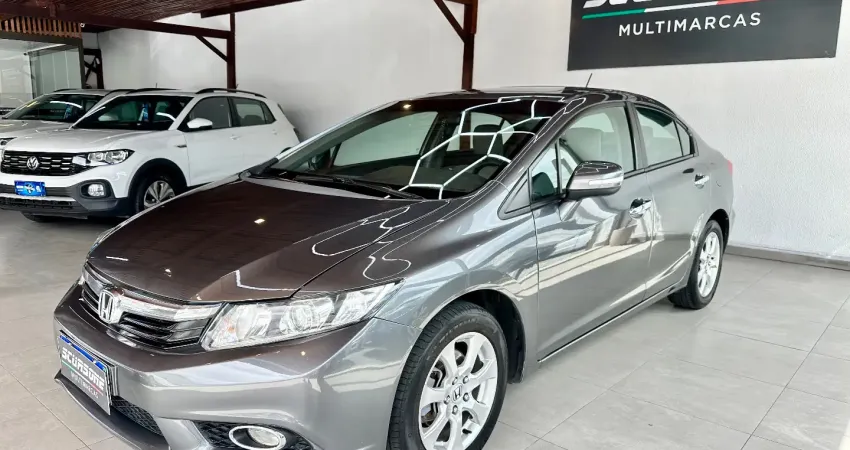 Civic EXR 2014 é o sedã perfeito para quem busca desempenho, conforto e a durabilidade que só a Hond