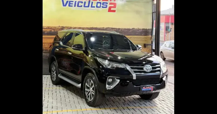 Toyota HILUX SW4 2.8 SRX 4X4 16V TURBO INTERCOOLER DIESEL 4P AUTOMÁTICO