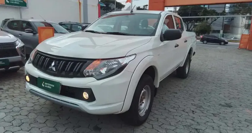 Mitsubishi L200 triton 2023 2.4 16v turbo diesel gl cd 4x4 manual