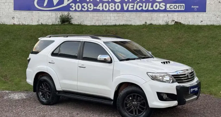 TOYOTA HILUXSW4 SRV4X4 2013