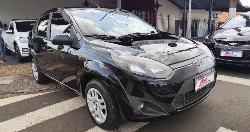  Fiesta Sedan 1.6 Flex 2011 – Economia, Espaço e Confiabilidade!  Motor potente e econômico  Espaço 