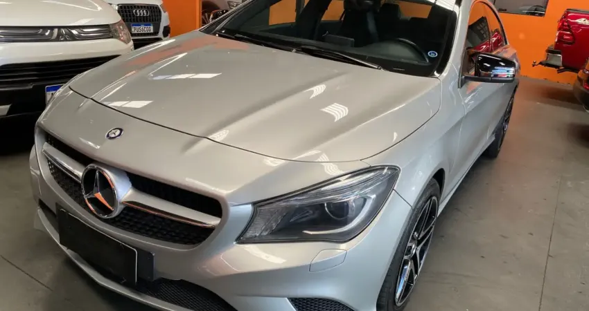 Mercedes-Benz CLA 200 2014 First Edition 1.6 Turbo , ótimo estado de conservação , laudo cautelar ap