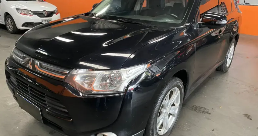 OUTLANDER  2014 EM OTIMO ESTADO 