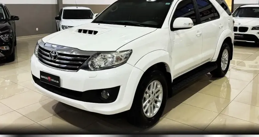 TOYOTA HILUX SW4 SRV 3.0 TURBO DIESEL 4X4 AUTOMÁTICO 5 LUGARES 