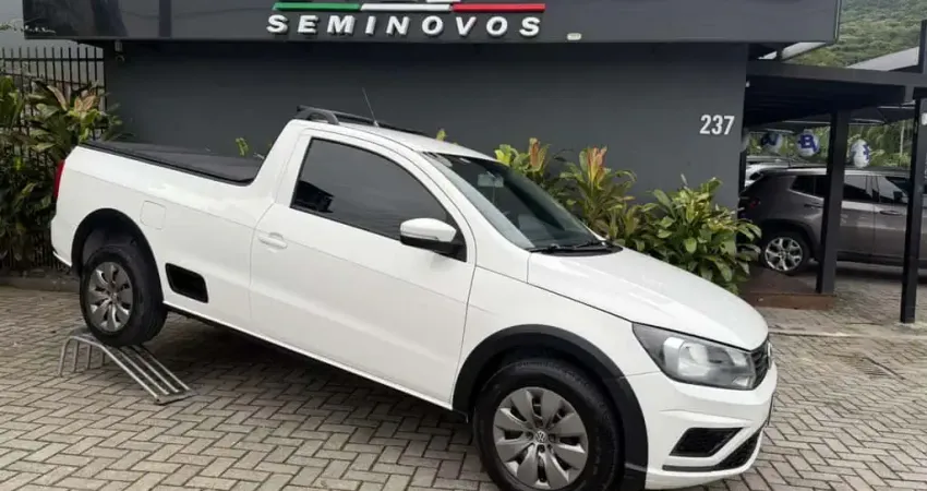 Volkswagen Saveiro Trendline 1.6 T.Flex 8V  - Branca - 2017/2018
