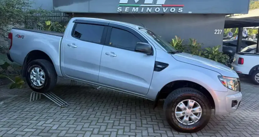 Ford Ranger XLS 3.2 20V 4x4 CD Diesel Aut.  - Prata - 2014/2015