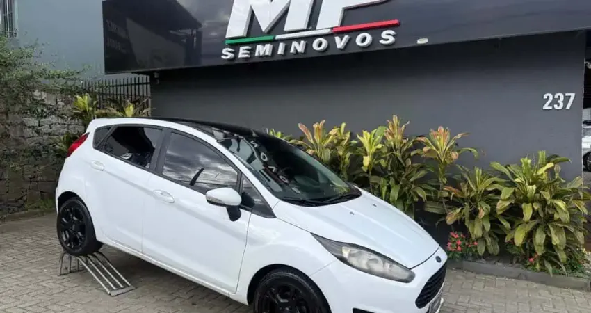 Ford Fiesta 1.6 16V Flex Mec. 5p  - Branca - 2015/2016