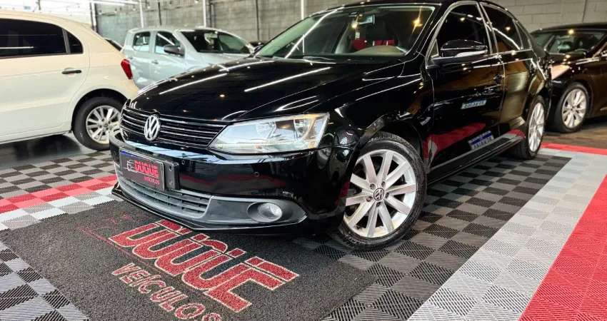 VOLKSWAGEN JETTA COMFORTLINE 2.0 (FLEX) AUT 2013