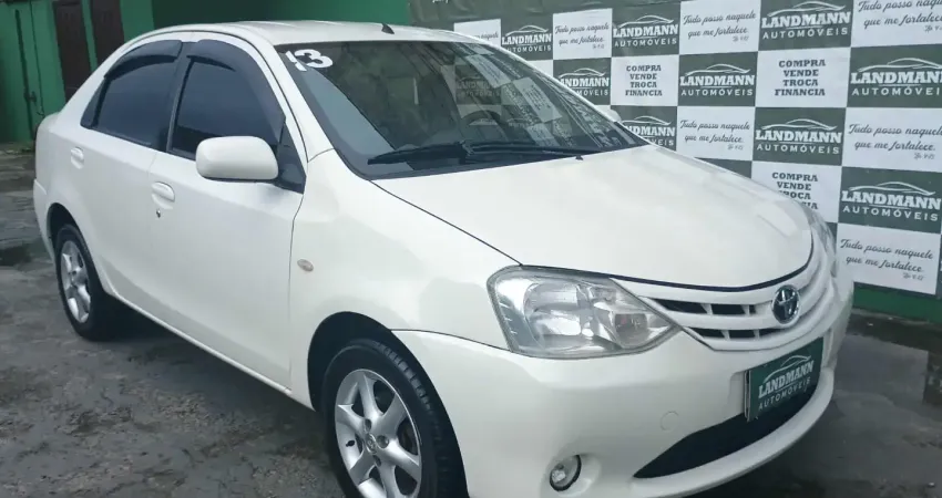 Toyota Etios Sedan modelo XS 1.5 ANO 2013 Completo Abaixo da tabela fipe
