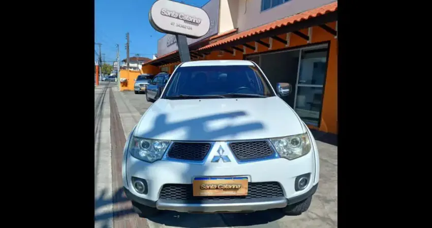 Mitsubishi L200 TRITON 3.5 HPE 4X4 CD V6 24V FLEX 4P AUTOMÁTICO