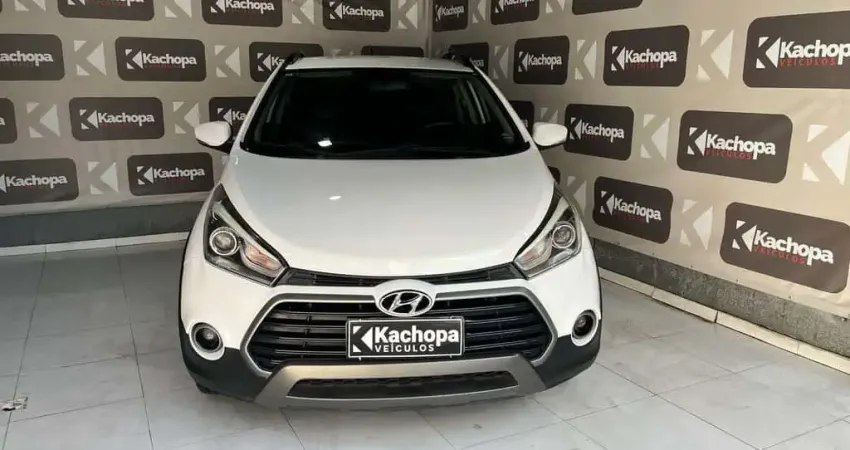 Hyundai HB20X Premium 1.6 Flex 16V Aut. - Branca - 2017/2018