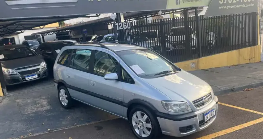 Chevrolet Zafira Elegance 2.0 Flex Automático 2011