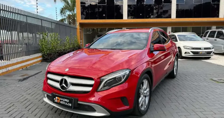 MERCEDES-BENZ GLA200 2015