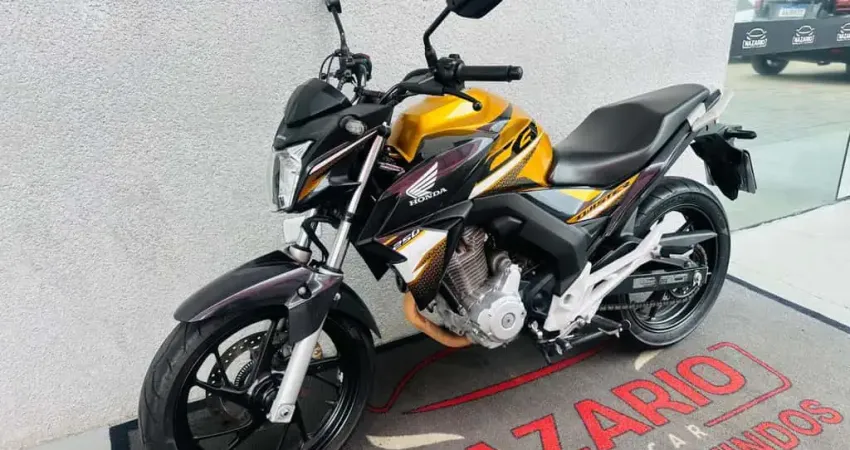 HONDA CB 250 TWISTER.