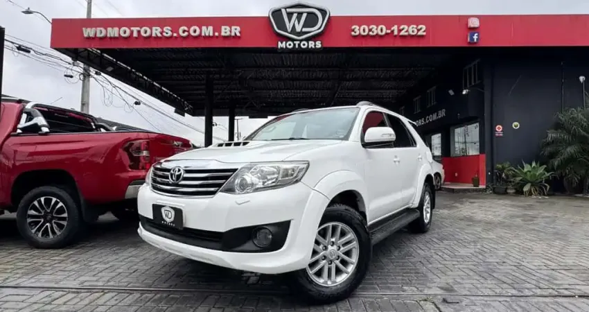 TOYOTA HILUXSW4 SRV4X4 3.0 TDI DIES AUT 2012
