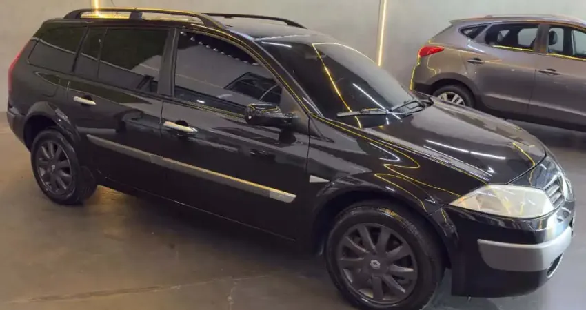 Megane Grand Tour Dynam. 1.6 Mec. - Flex - 2011