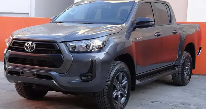 TOYOTA HILUX 2.8 SR 4X4 CD 16V DIESEL 4P AUTOMATICO 2025