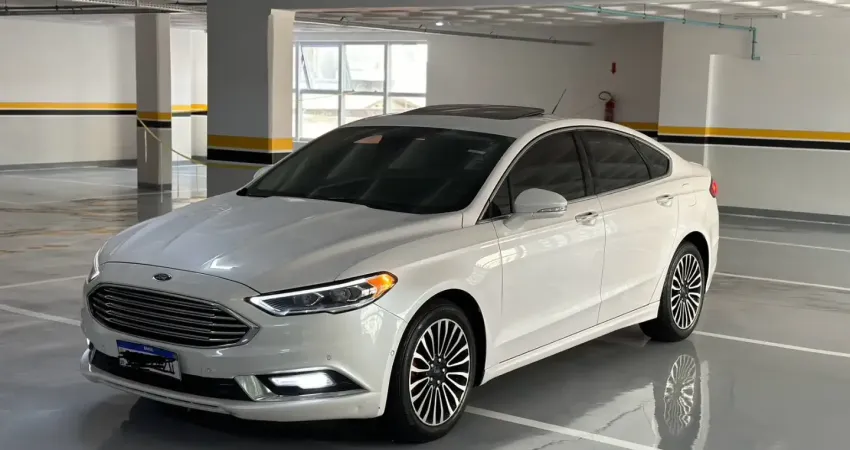 Fusion Titanium AWD 2018, Teto solar, Muito bem conservado