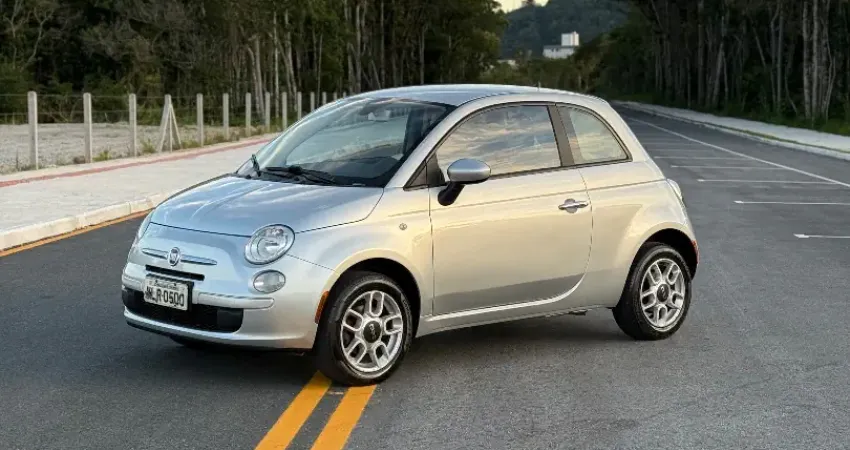Fiat 500 única dona 5 mil abaixo da Fipe completo documento pago