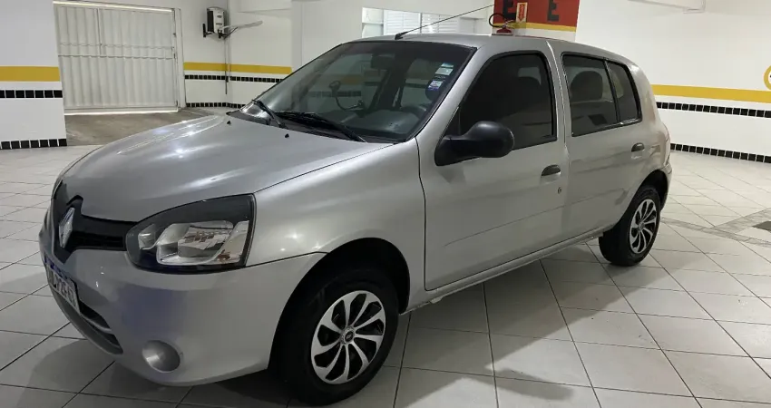 Clio 1.0 2014 R$ 21.900,00  Aceito troca Faço financiamento  Carro muito econômico  Muito bem cuidad