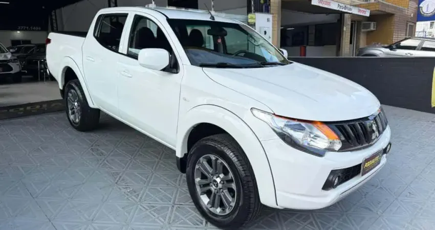 Mitsubishi L200 Triton Sport GLS 4X4 Diesel Aut - Branca - 2022/2023