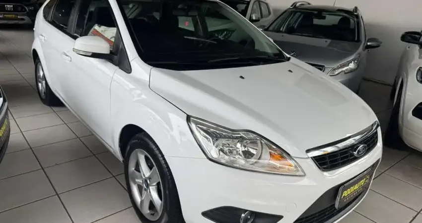 Ford Focus 1.6 FLEX COMPLETO  - Branca - 2012/2013