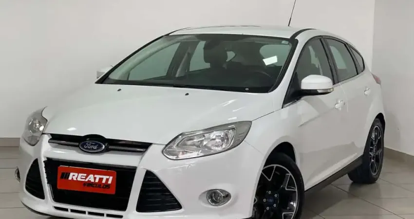FORD FOCUS HATCH TITANIUM  AT 2.0  2015
