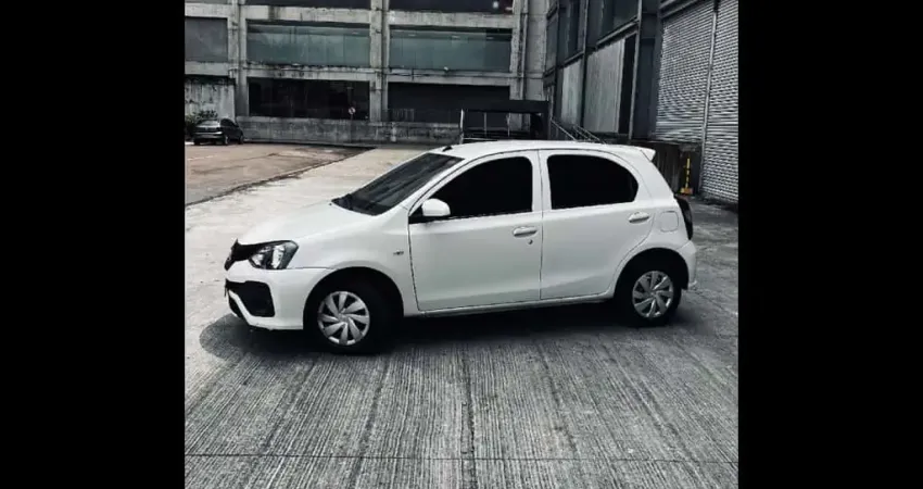 Toyota ETIOS 1.3 X 16V FLEX 4P MANUAL