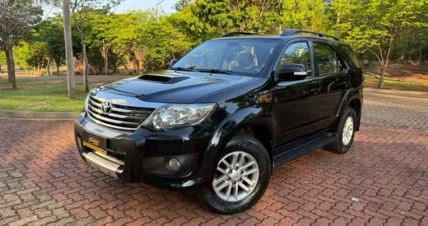 TOYOTA HILUX SW4 3.0 SRV 4X4 16V TURBO INTERCOOLER DIESEL 4P AUTOMÁTICO