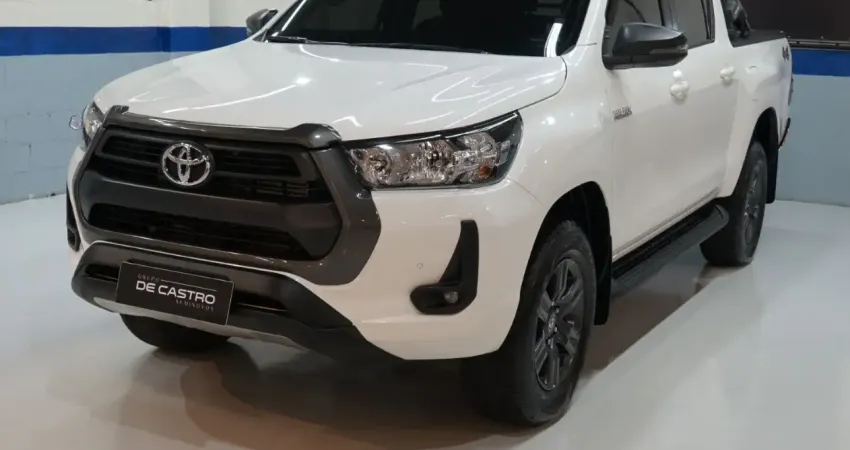TOYOTA HILUX SR