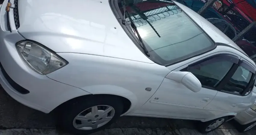 Corsa Classic Sedam, 1.0 Flex baixa quilometragem em  ótimo estado.
