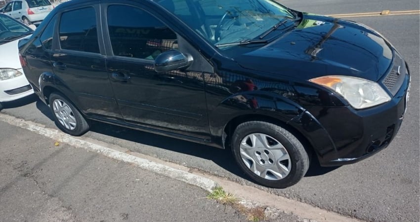 FORD FIESTA SEDAM 1.0 8V 4P